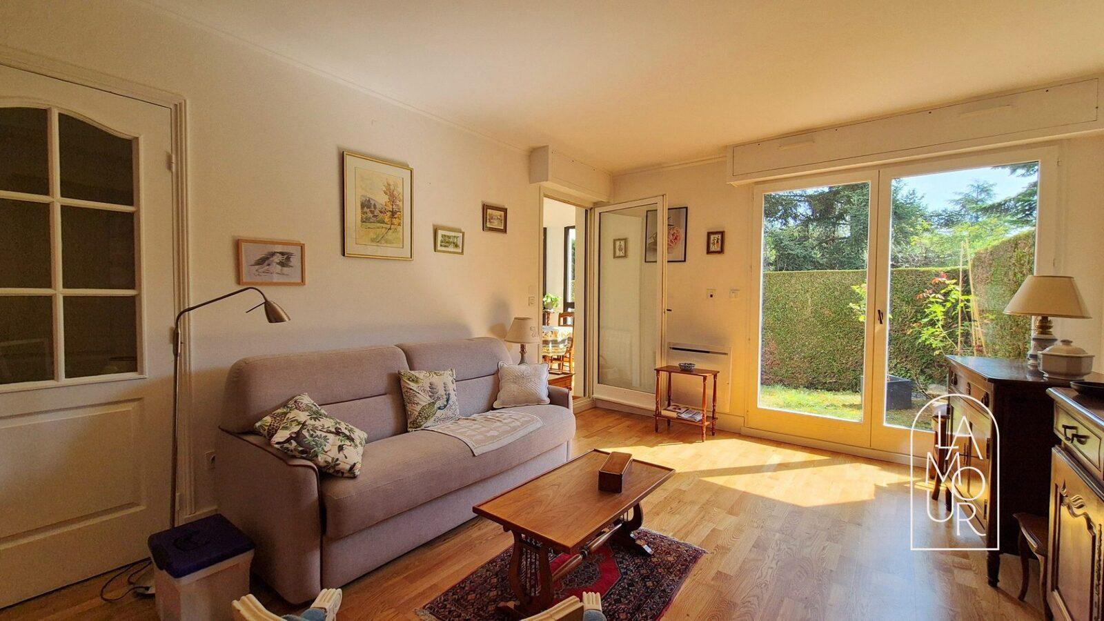 Séjour lumineux — appartement 61 m2 D09 Villa Medicis Dijon